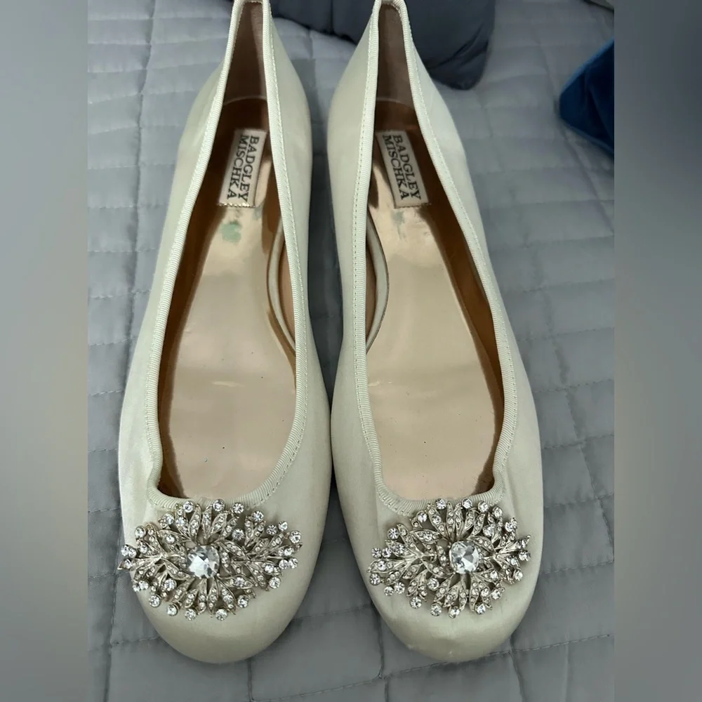 Badgley Mischka Cream Crystal-Embellished Ballet Flats